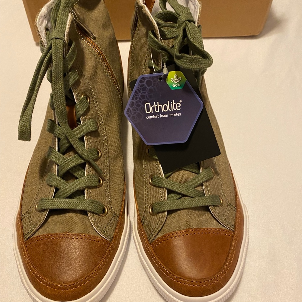 Burnetie W10 High Tops NWT